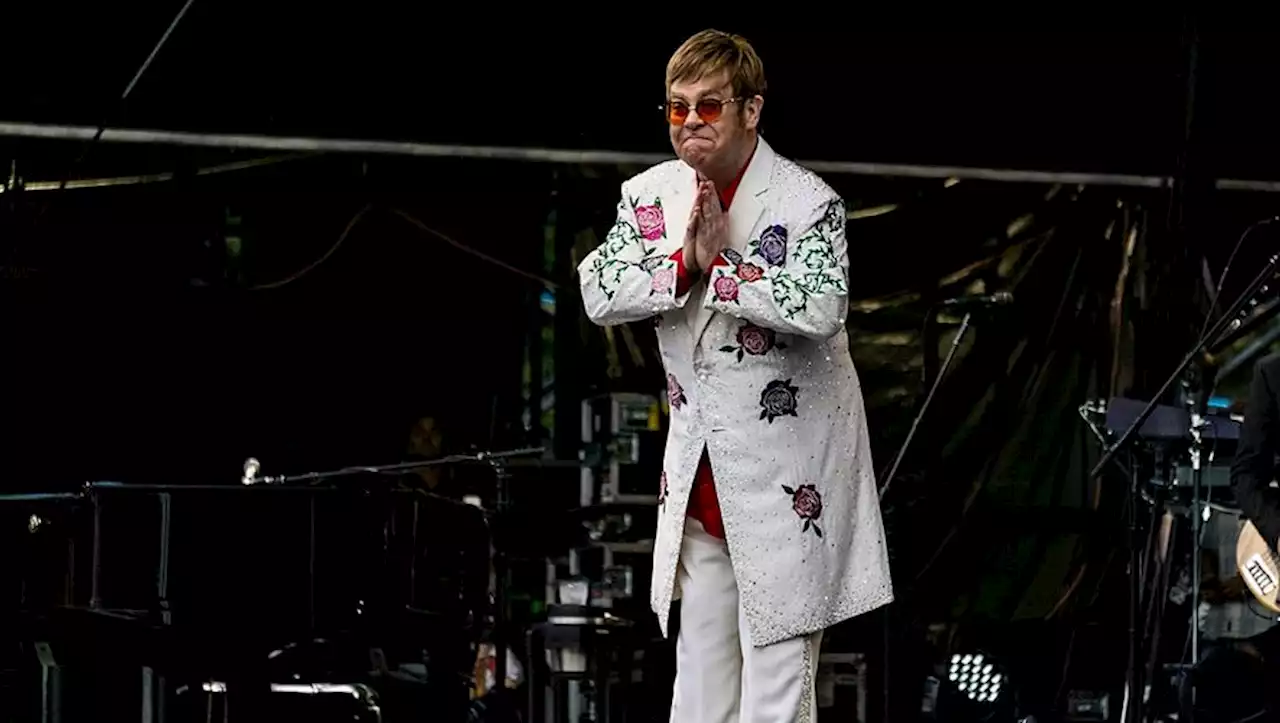 Elton John quitte Twitter à cause de 'la désinformation' qui 'divise le monde'