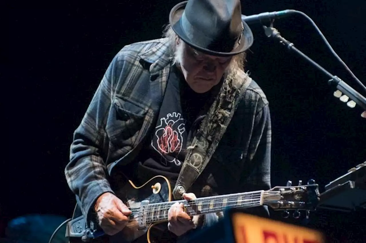 'World Record' de Neil Young : un nouvel album qui défie le temps et la mort