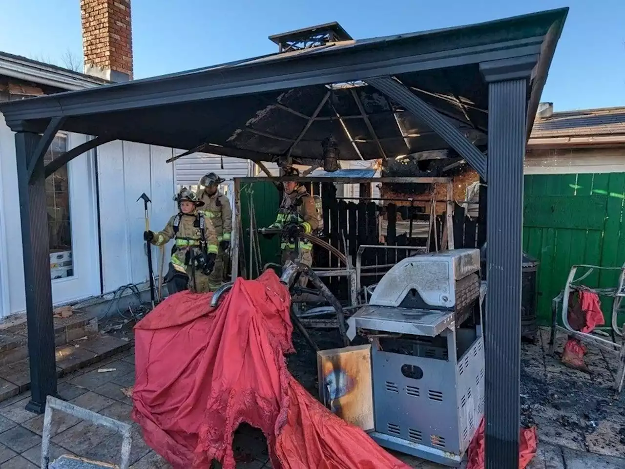 Firefighters stop spread of Beacon Hill fire from gazebo to home