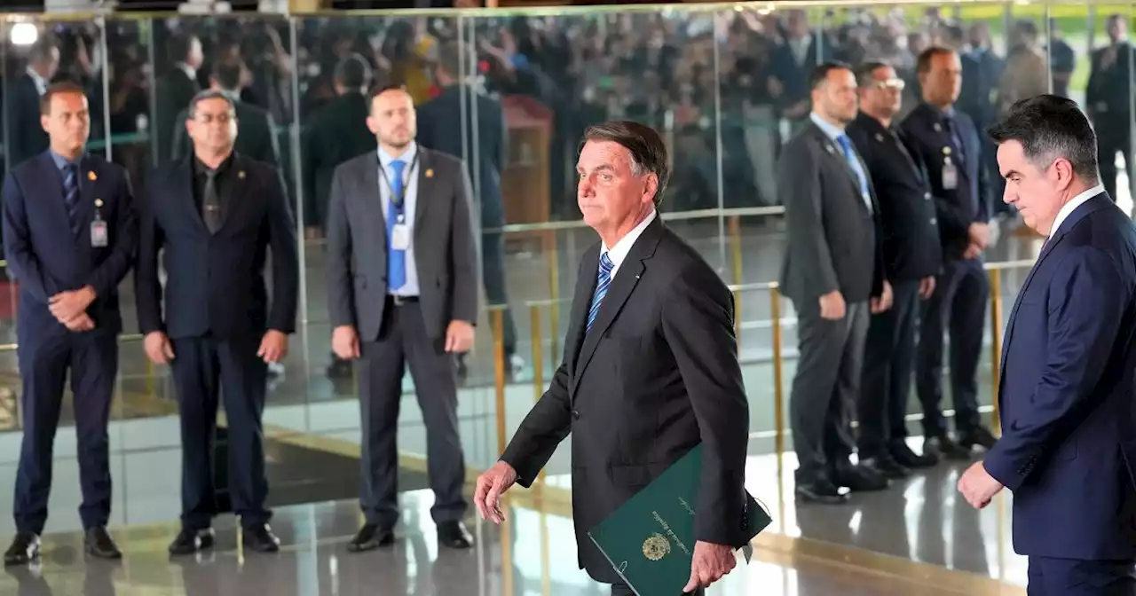 Bolsonaro torna a parlare: dopo il voto 'dolore nell'anima'