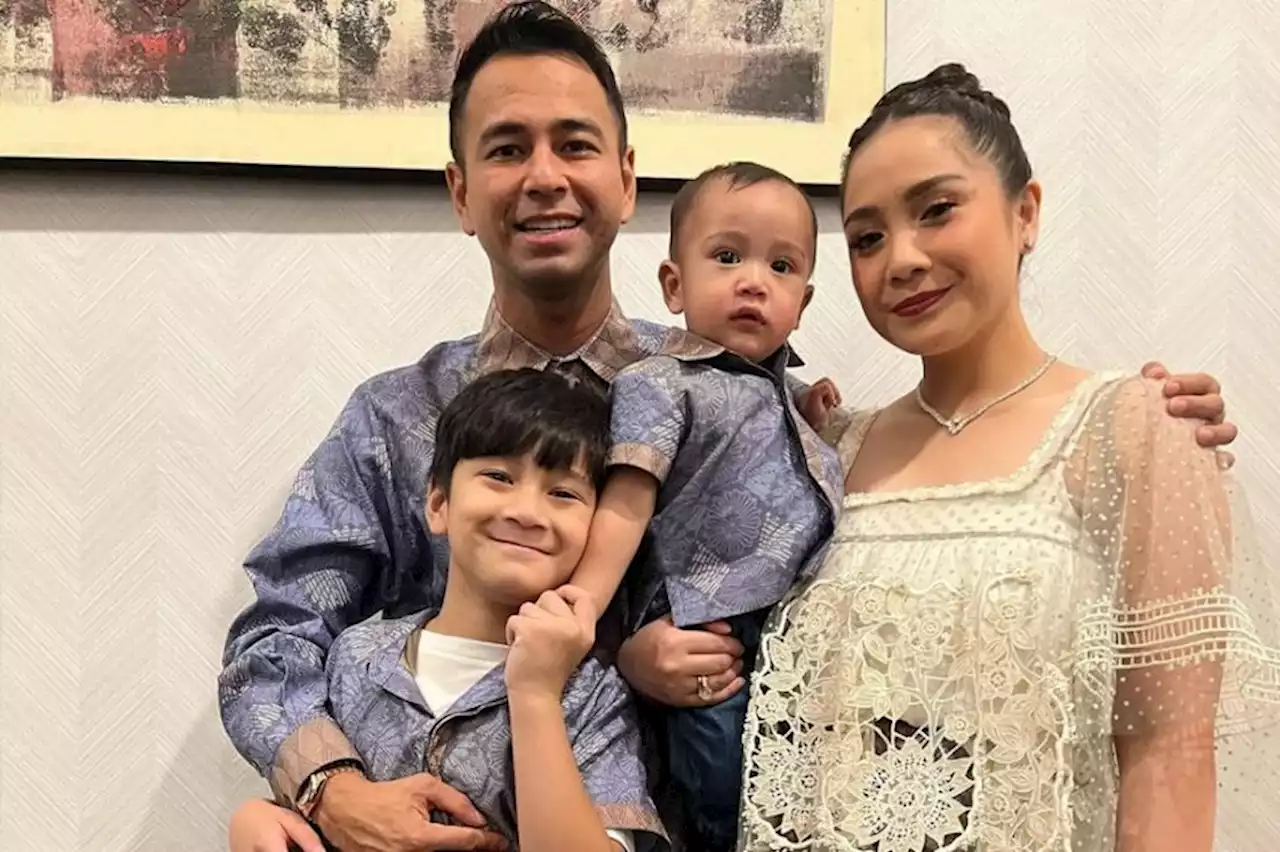 Hadiri Pernikahan Kaesang-Erina, Begini Gaya OOTD Raffi Ahmad Bersama Keluarga