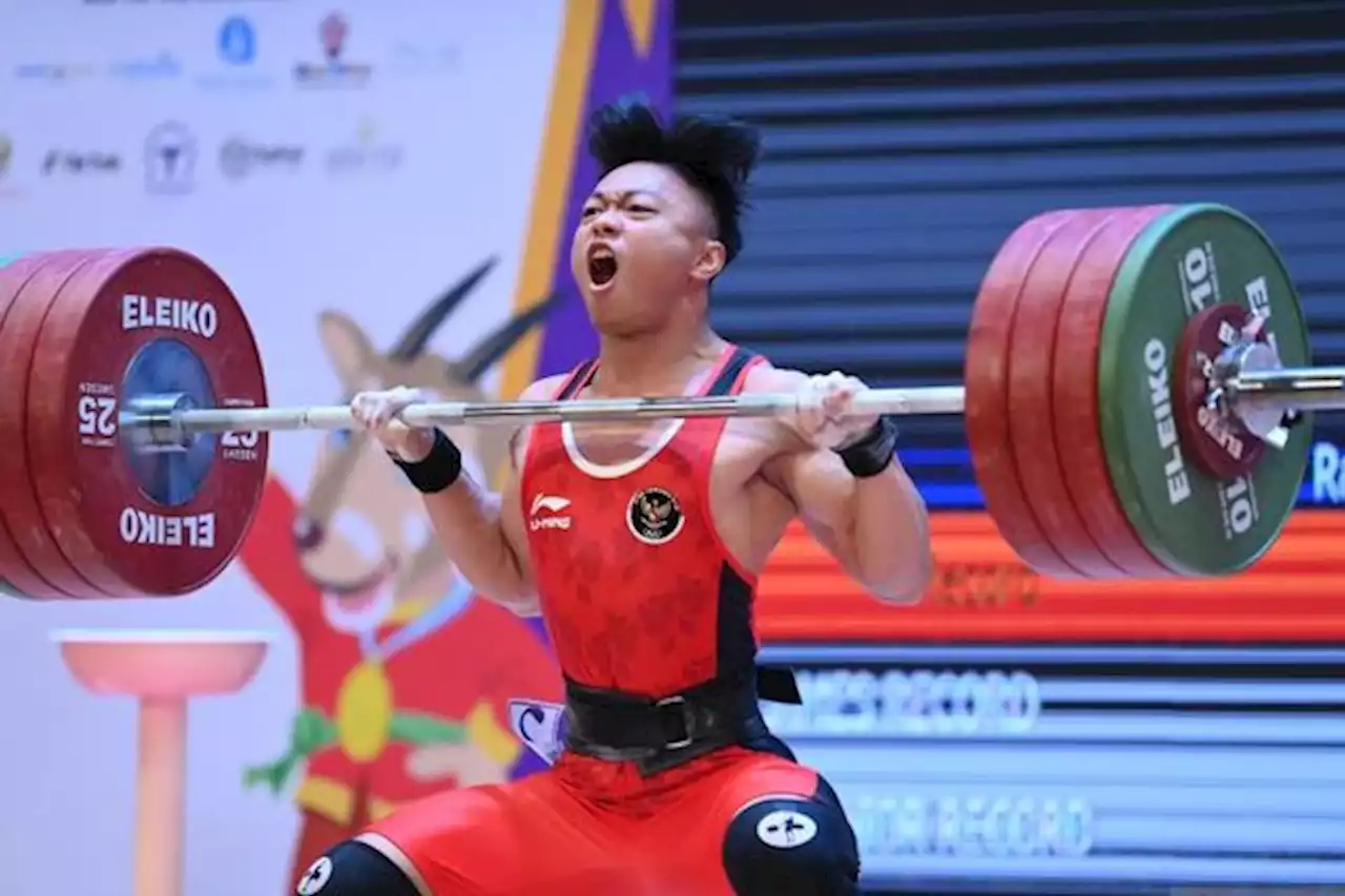 Keren! Lifter Rahmat Erwin Abdullah Juara Dunia Lagi