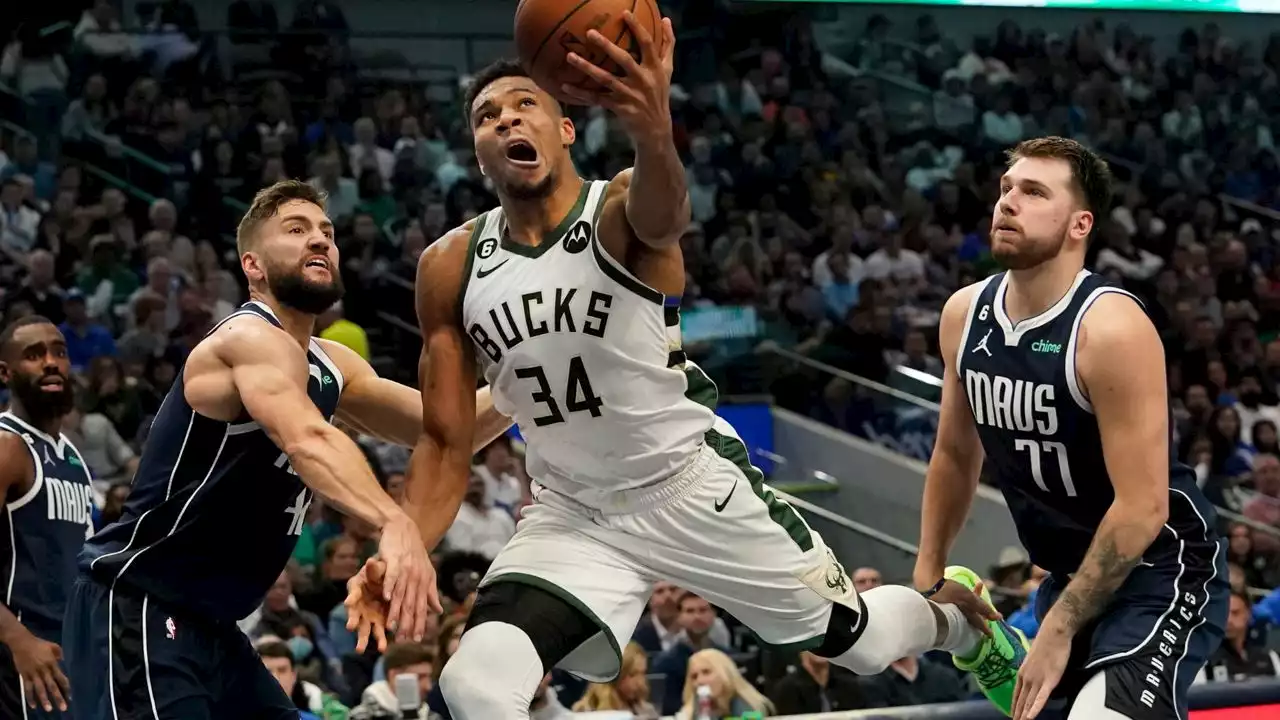 Lopez layup, Mavs FT woes save Bucks after Giannis fouls out