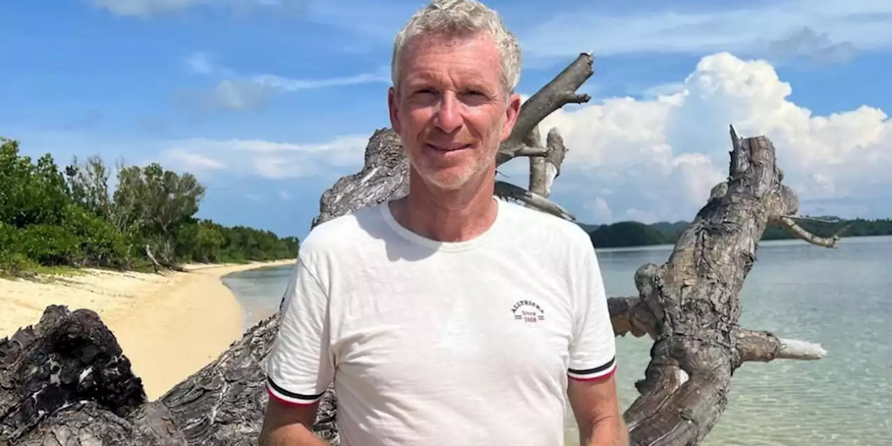 Denis Brogniart prend la pose avec son frère, les aventuriers de Koh-Lanta et les internautes bluffés par leur ressemblance