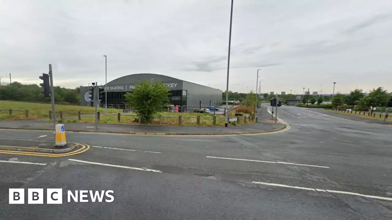 Leeds: Pedestrian dies in Elland Road van hit-and-run