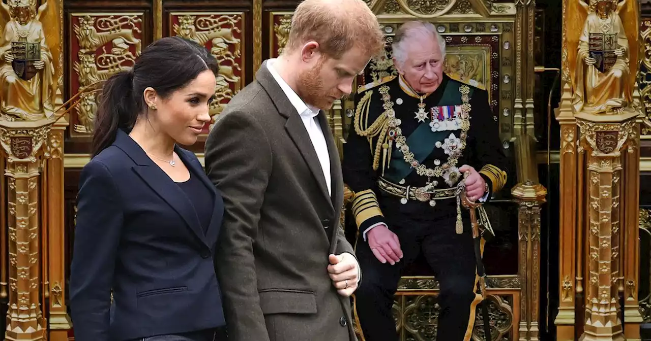 König Charles III.: Harry und Meghan werden aufgefordert, seiner Krönung fernzubleiben