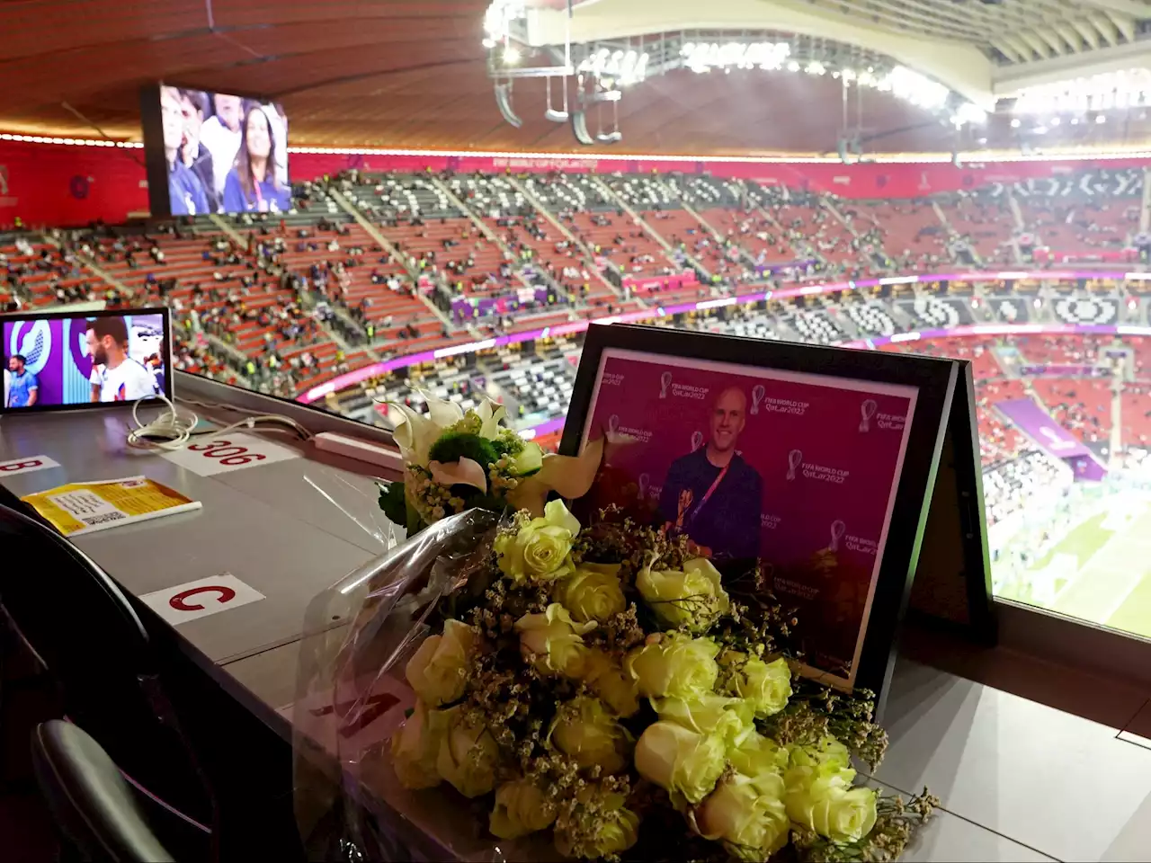 Memorial to U.S. sportswriter Grant Wahl placed at World Cup game