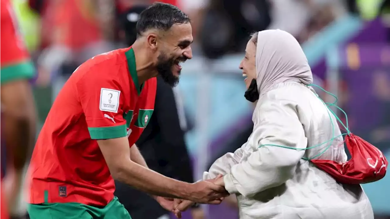 Marokkos Boufal: Tänzchen mit der Mutter auf dem Rasen