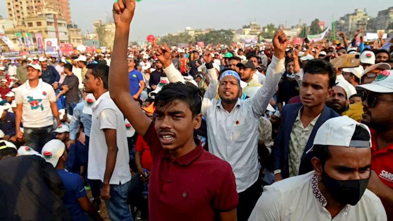 Tens of thousands protest in Bangladesh to demand resignation of Prime Minister Sheikh Hasina | CNN