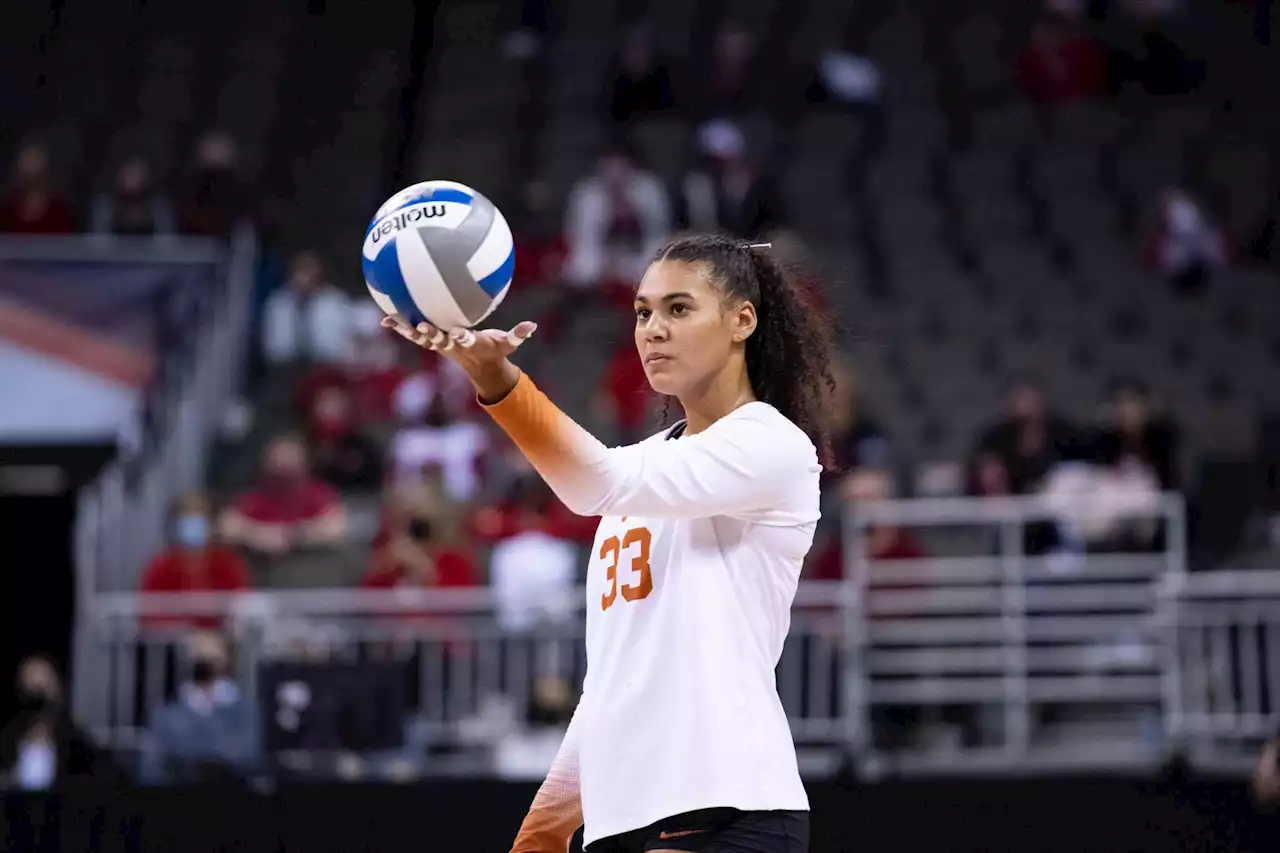 Texas volleyball tops Ohio State in regional final to advance to Final Four