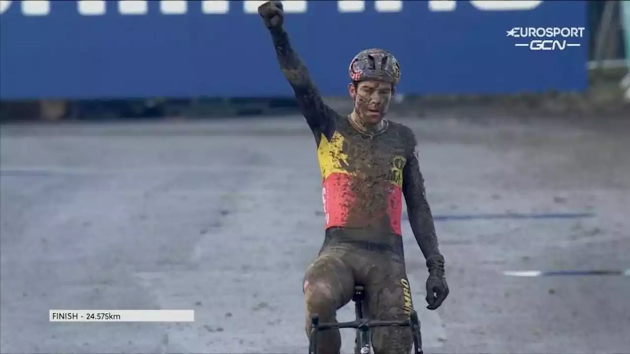 Cross, coppa del Mondo: a Dublino il re è Van Aert. Pidcock 3°