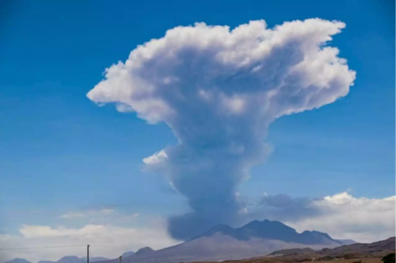 Lascar volcano in Chile stirs, sending plume skyward