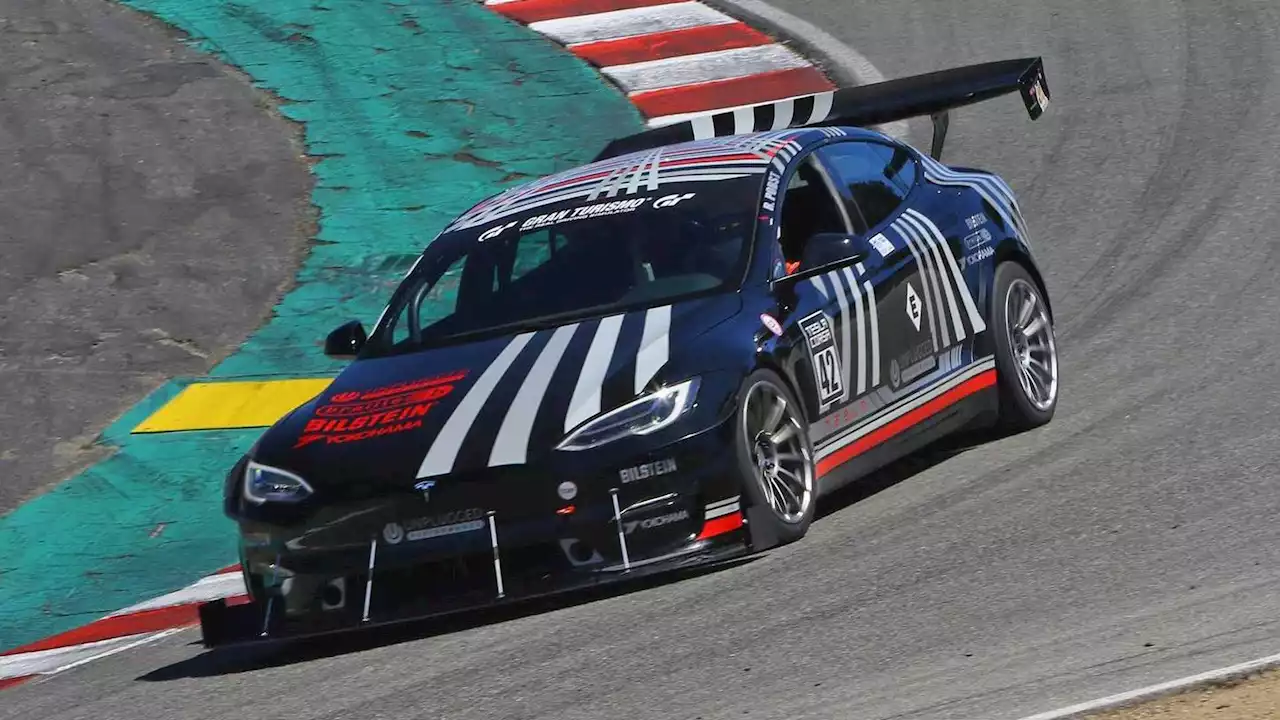 Tesla Model S Plaid Sets New Lap Record At Willow Springs Raceway