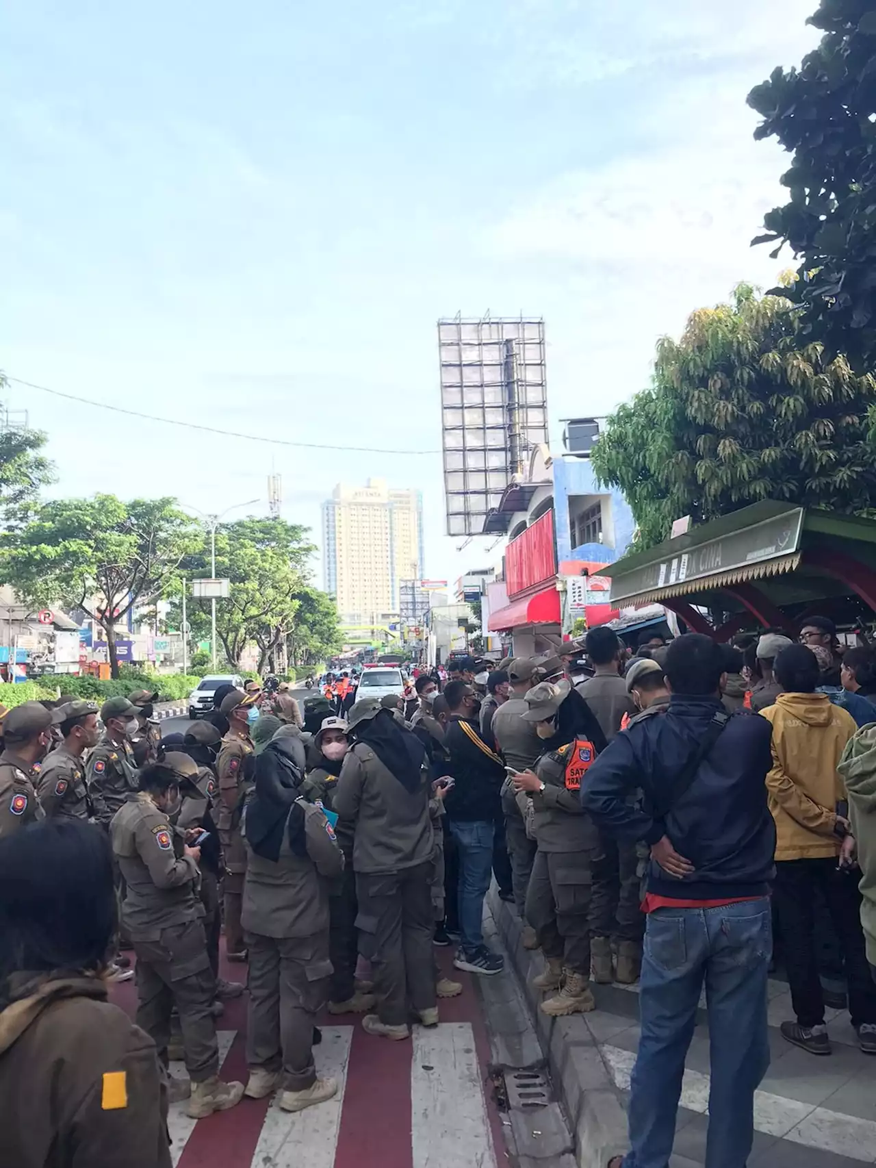 Lihat Tuh, Cekcok Sengit Warnai Proses Pengosongan SDN Pondok Cina 1