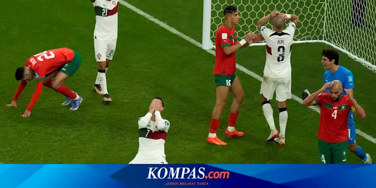 Piala Dunia 2022: Bek Maroko Cium Kepala Pepe Usai Gagal Cetak Gol Jelang Akhir Laga