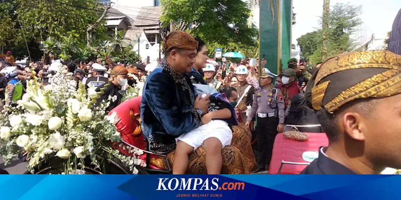 Momen Bobby Nasution Kipasi Anaknya Saat Kirab Kaesang dan Erina