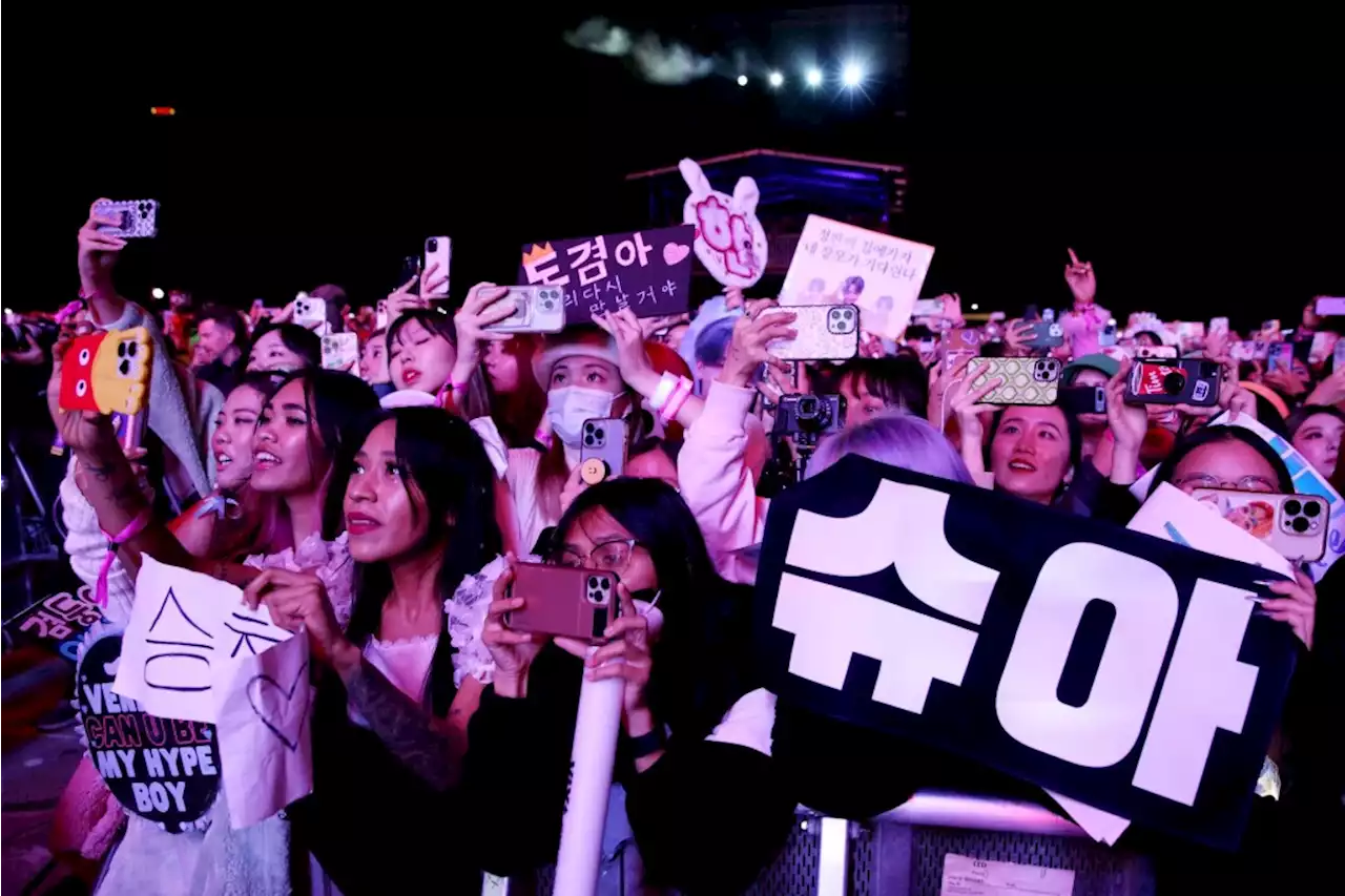 LA3C Festival: Fans go wild for K-pop group Seventeen, Snoop Dogg and Lil Baby