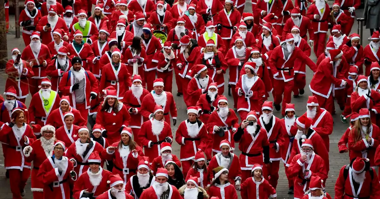 Leeds Santa Dash in 15 amazing pictures