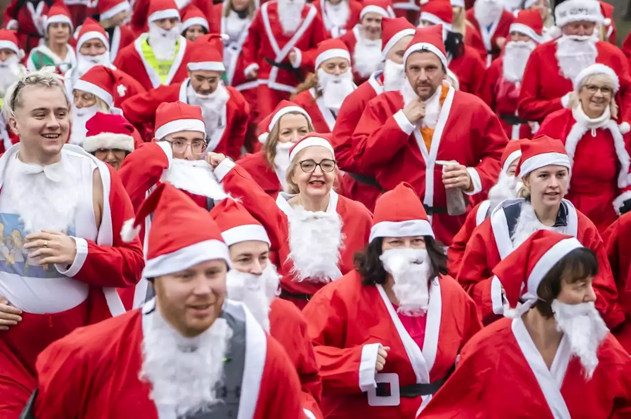 Santas are flooding into the city centre for the Big Leeds Santa Dash - live updates