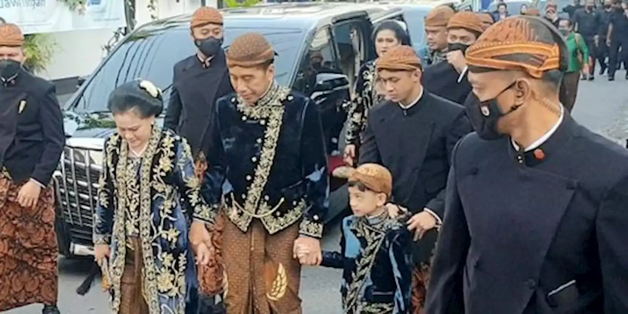 Presiden Jokowi dan Ibu Negara Tiba di Loji Gandrung, Prosesi Ngunduh Mantu Dimulai | merdeka.com