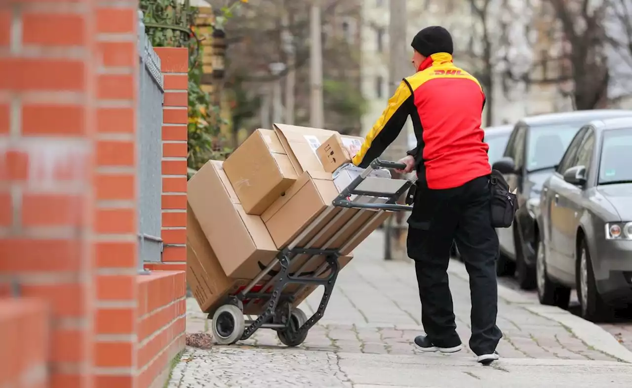 Datum steht fest: Bis dahin müssen Sie Weihnachtspakete abschicken (M+)