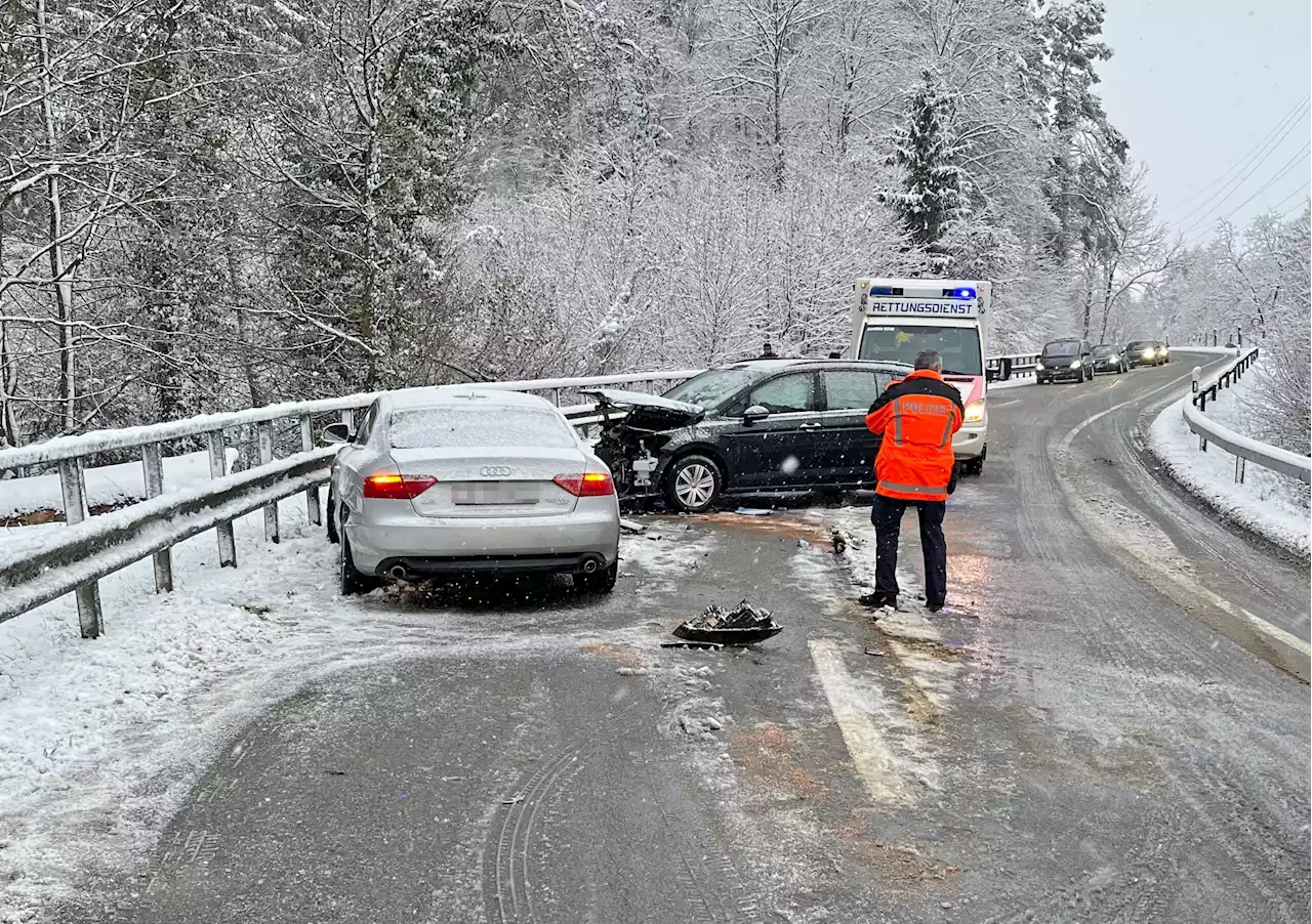 Steckborn TG: Auf Gegenfahrbahn kollidiert – Beifahrerin wurde verletzt