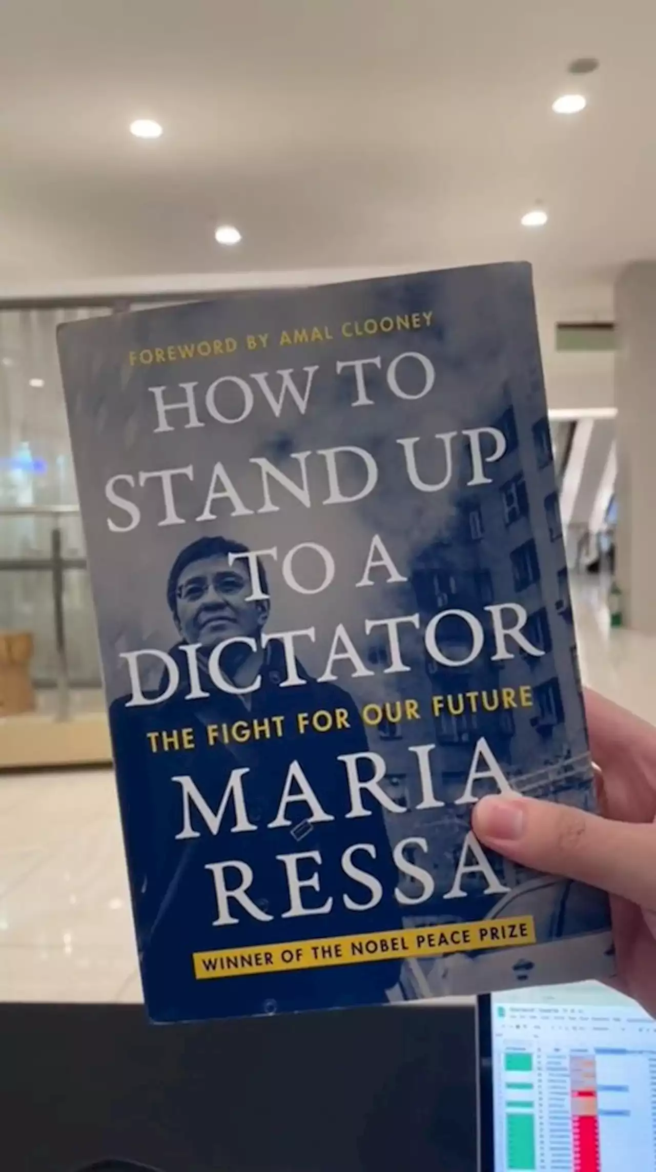 How to Stand Up to a Dictator: The Fight for Our Future (Hardcover)