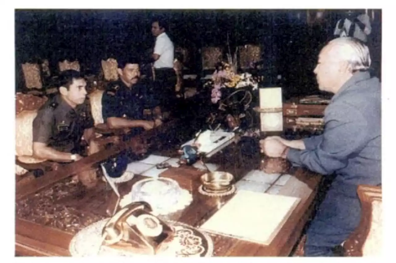 Kesal! Jenderal Kopassus Ini Tegur Danpaspampres karena Bergaul dengan Soeharto yang Sudah Lengser