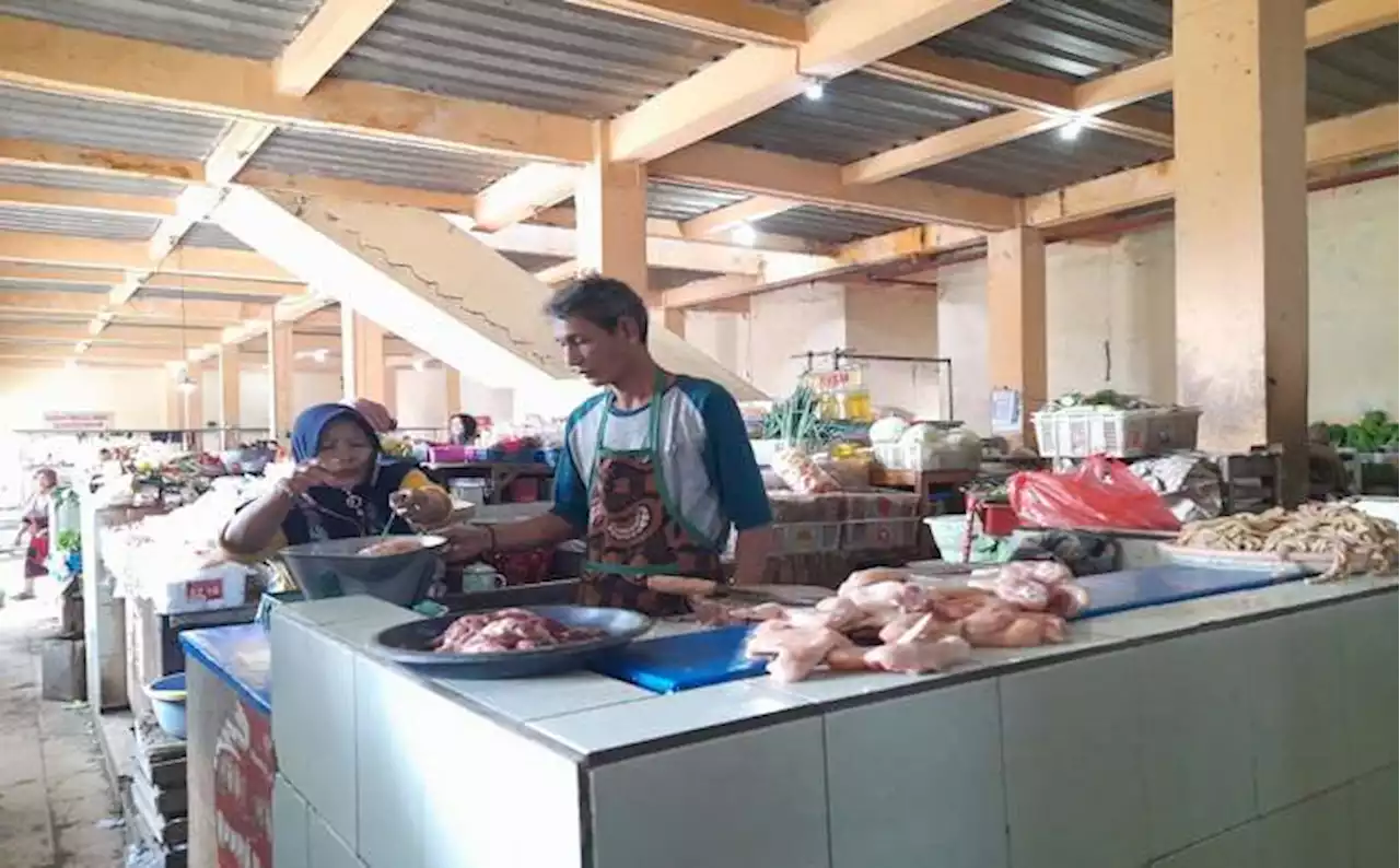 Jelang Nataru, Harga Telur dan Daging Ayam di Pasar Boyolali Cenderung Naik