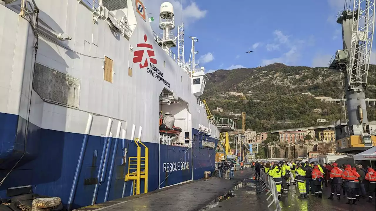 Seenotrettung im Mittelmeer: Rettungsschiffe bringen mehr als 500 Migranten in italienische Häfen