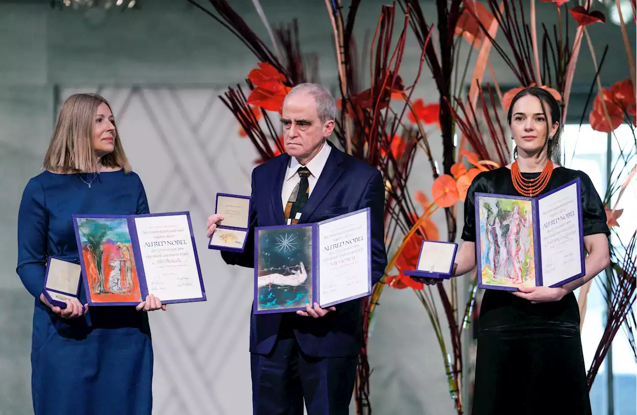 Russian Nobel peace prize winner says he was instructed to 'turn down award' by Kremlin