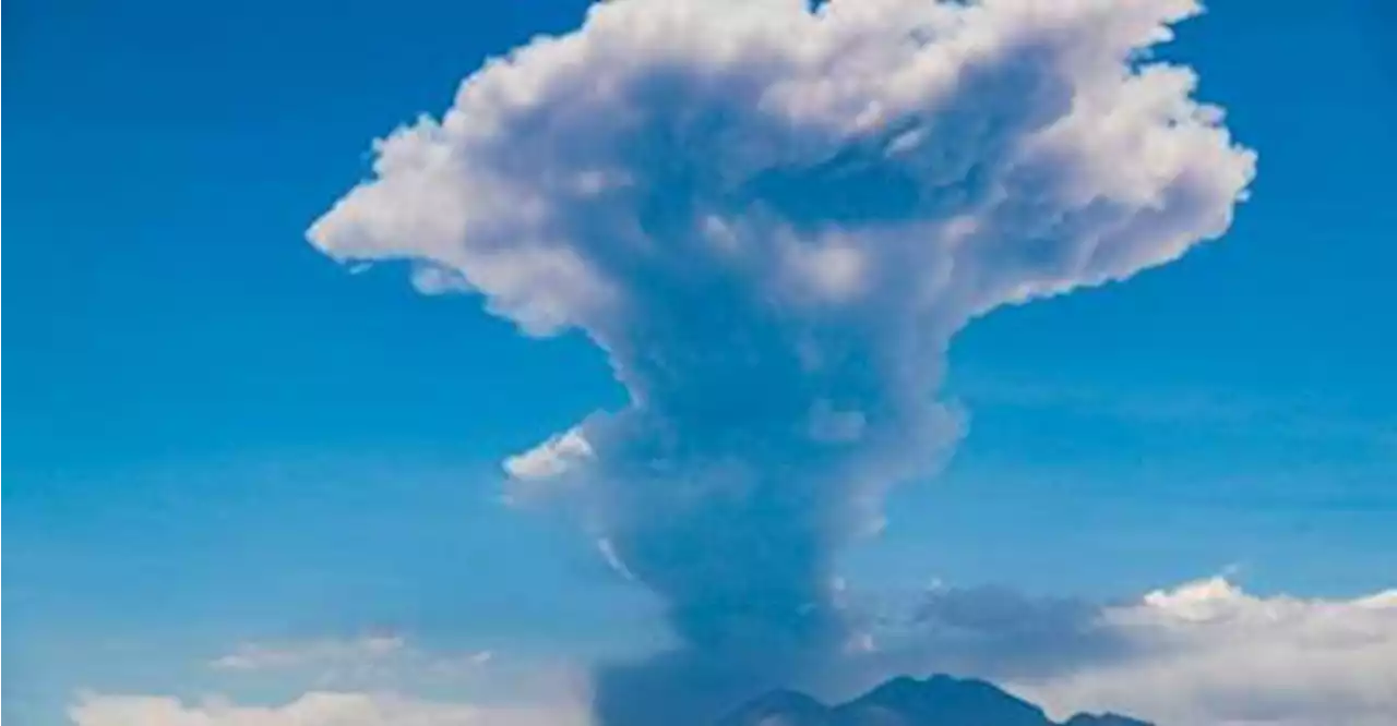 Lascar volcano in Chile stirs, sending plume skyward