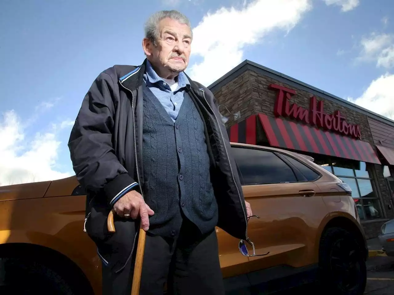 Smiths Falls rallies to aid of senior sleeping in car to be close to hospitalized wife