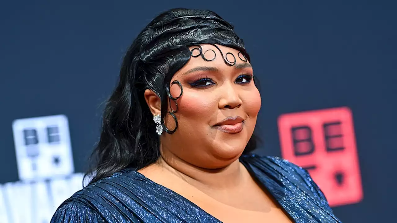 Lizzo Replaces Yeah Yeah Yeahs as ‘SNL’ Musical Guest for Final Show of 2022