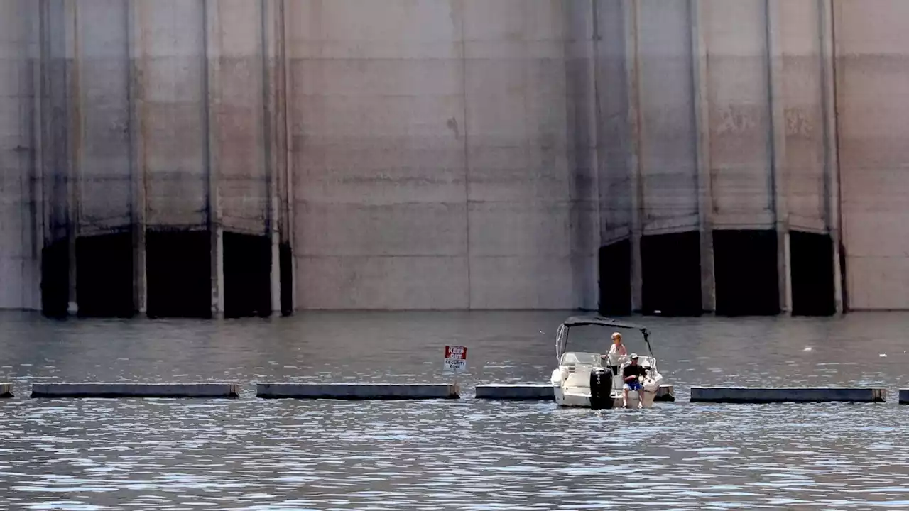 Plunging water levels flip activists' goal for Glen Canyon Dam