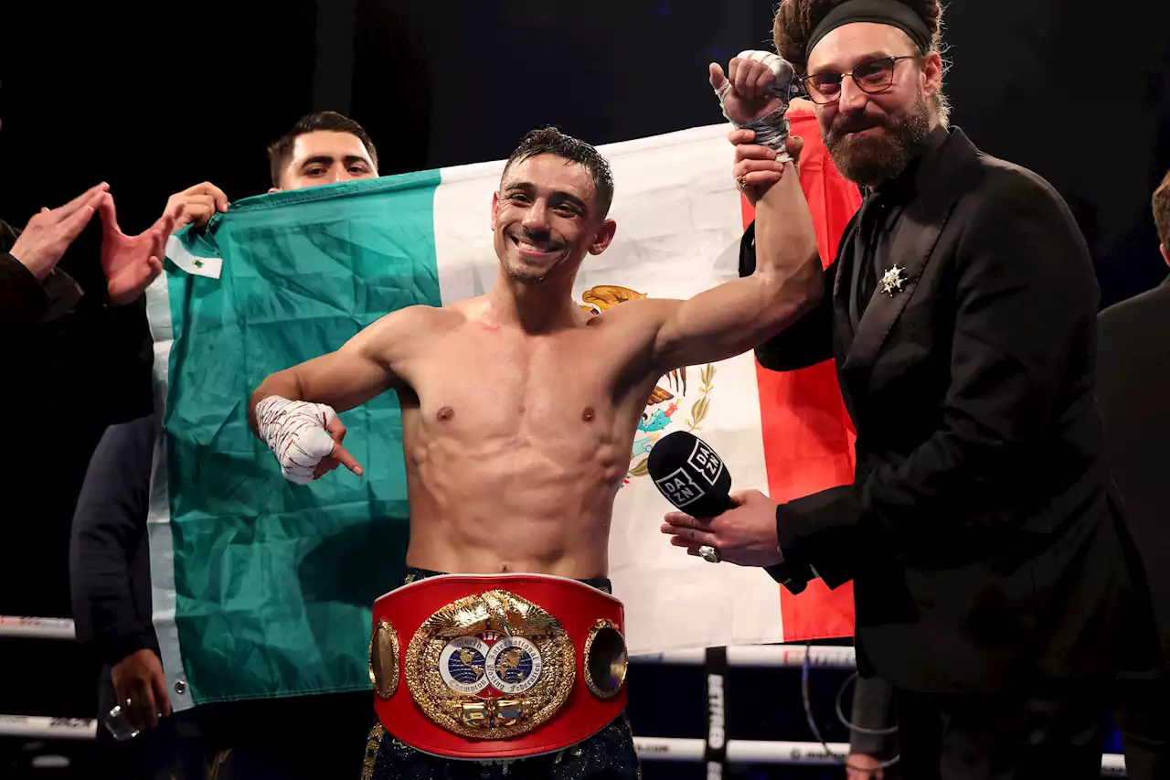 Mexicano Luis 'Venado' López, nuevo campeón mundial de peso pluma