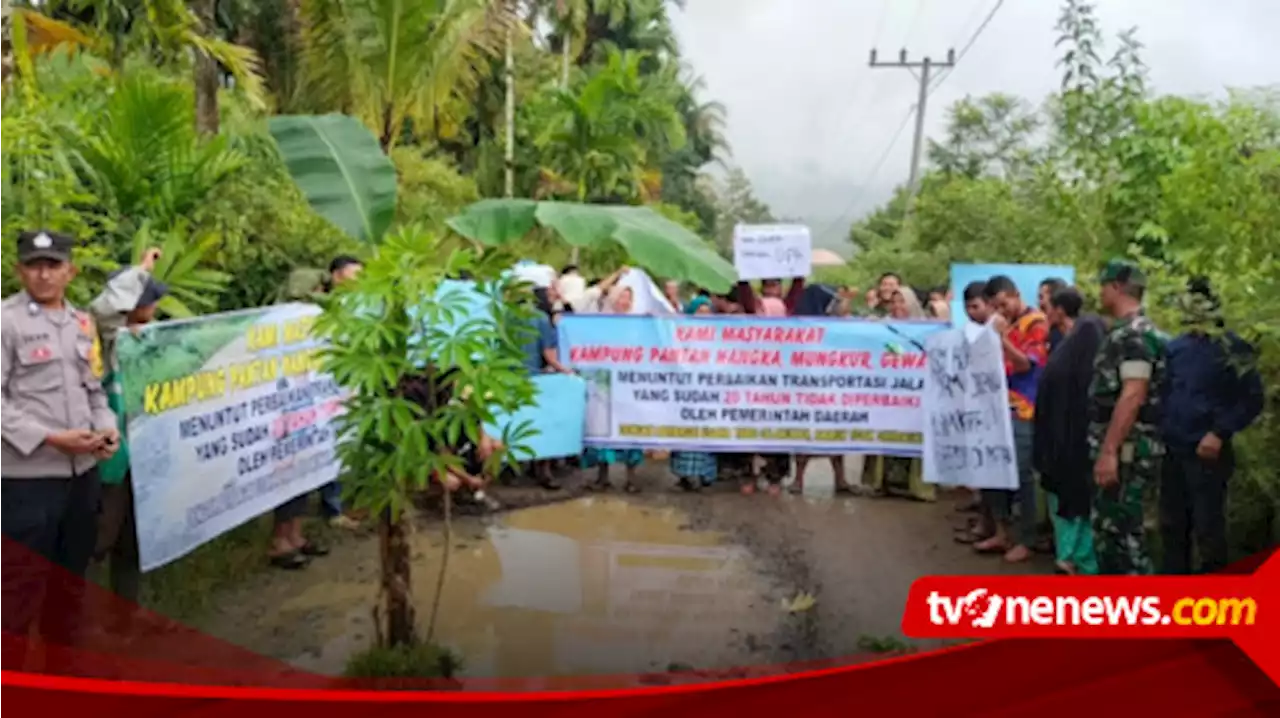 Jalan Rusak Selama 20 Tahun, Warga Tiga Desa di Aceh Tengah Protes Blokir Jalan