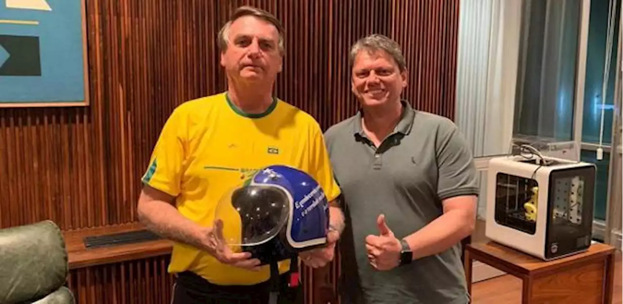 Após negar ser 'bolsonarista raiz', Tarcísio posta foto com Bolsonaro