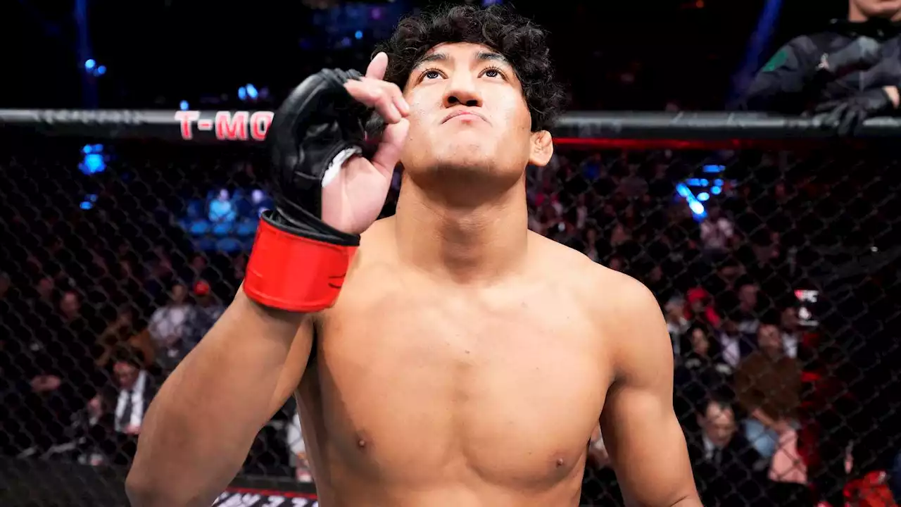 UFC 282: 18-year-old Raul Rosas Jr. quickly submits Jay Perrin in record-breaking debut