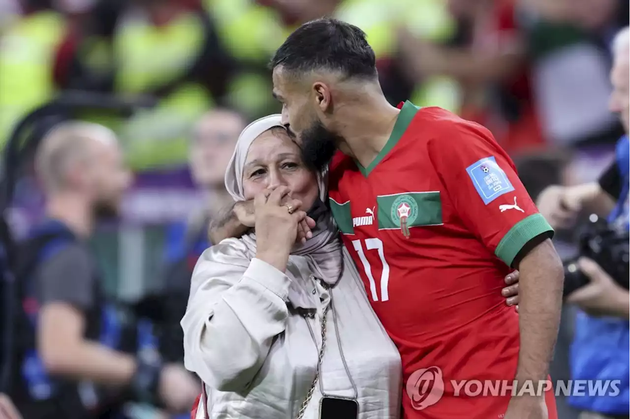 [월드컵] 4강 신화 동력은 '엄빠'의 내리사랑…한 서린 모로코 디아스포라 | 연합뉴스