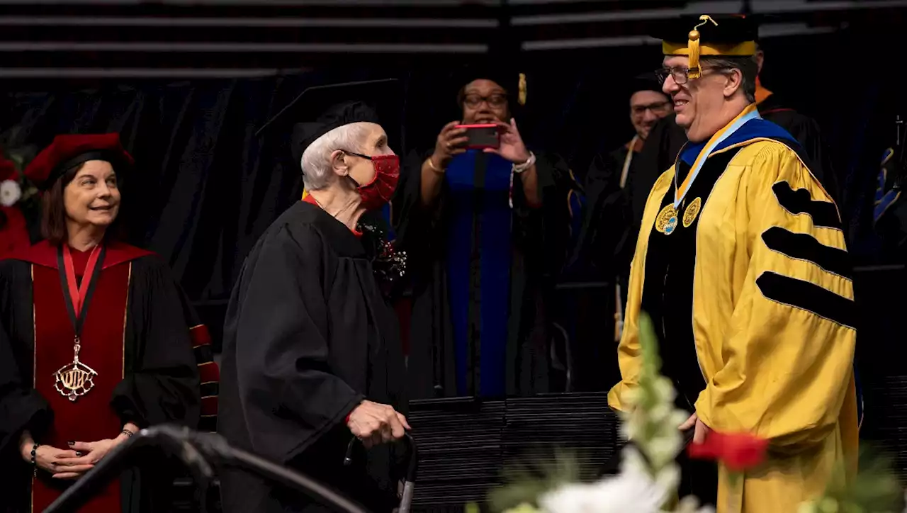 90-Year-Old Great Grandmother Graduates From Northern Illinois University