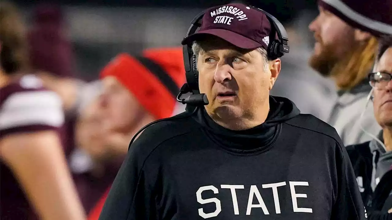 Mississippi State football coach Mike Leach dies at 61 after suffering personal health issue