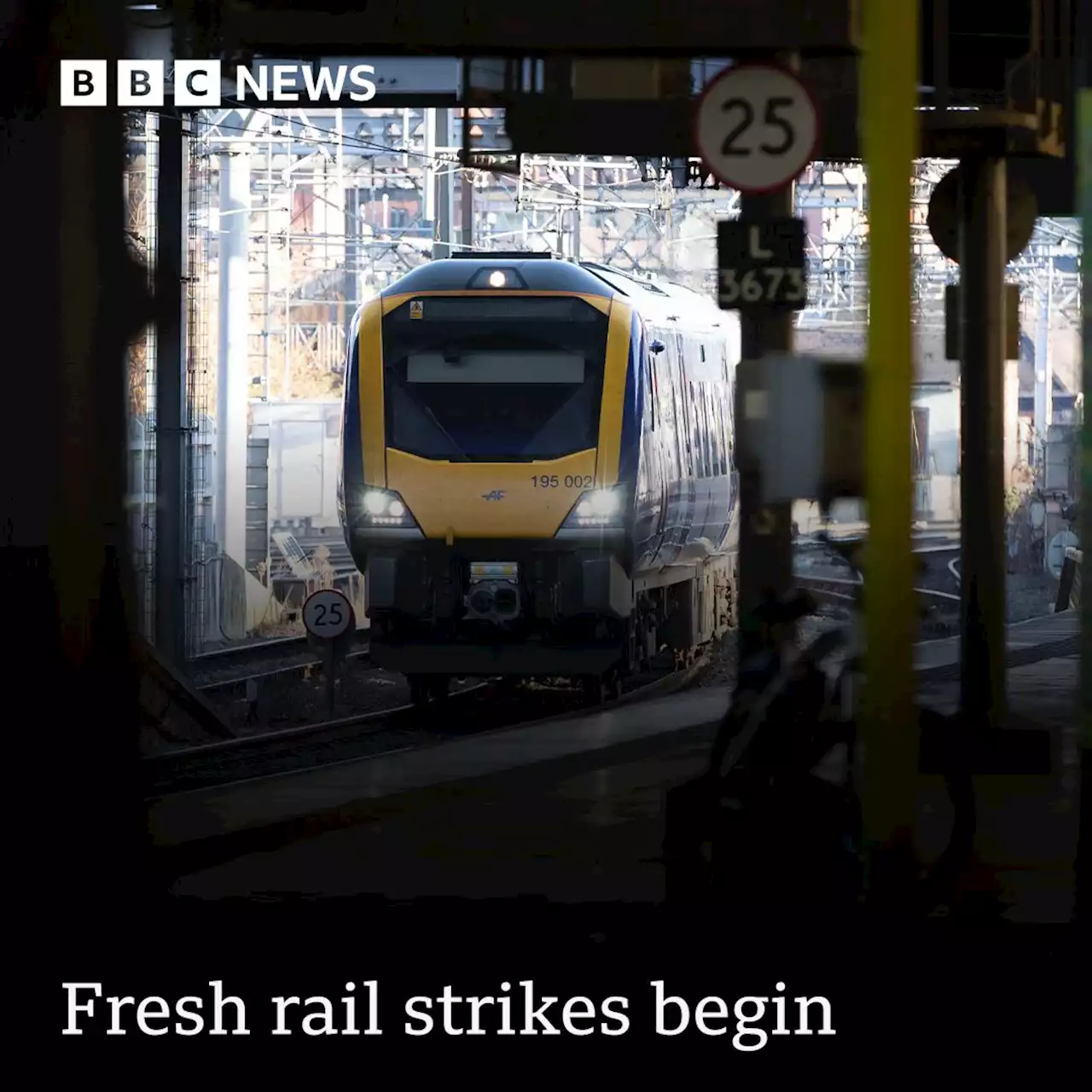 Train strikes: Major disruption expected as snow and ice grip UK - BBC News