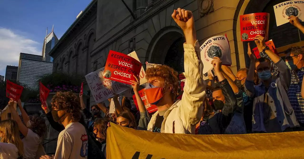 Art Institute employees rally in support of forming Chicago’s first major museum union