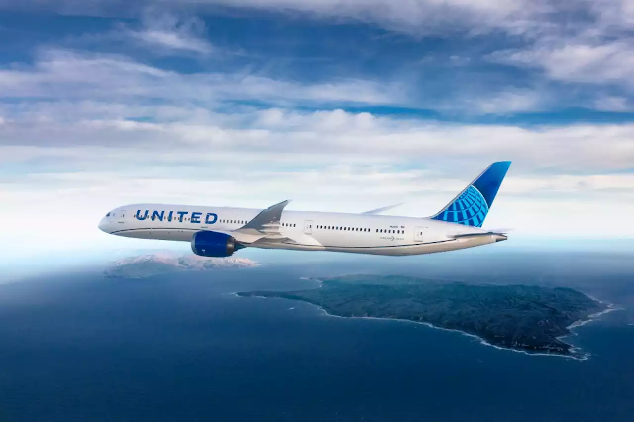 United Airlines announces historic purchase of 100 Boeing jumbo jets