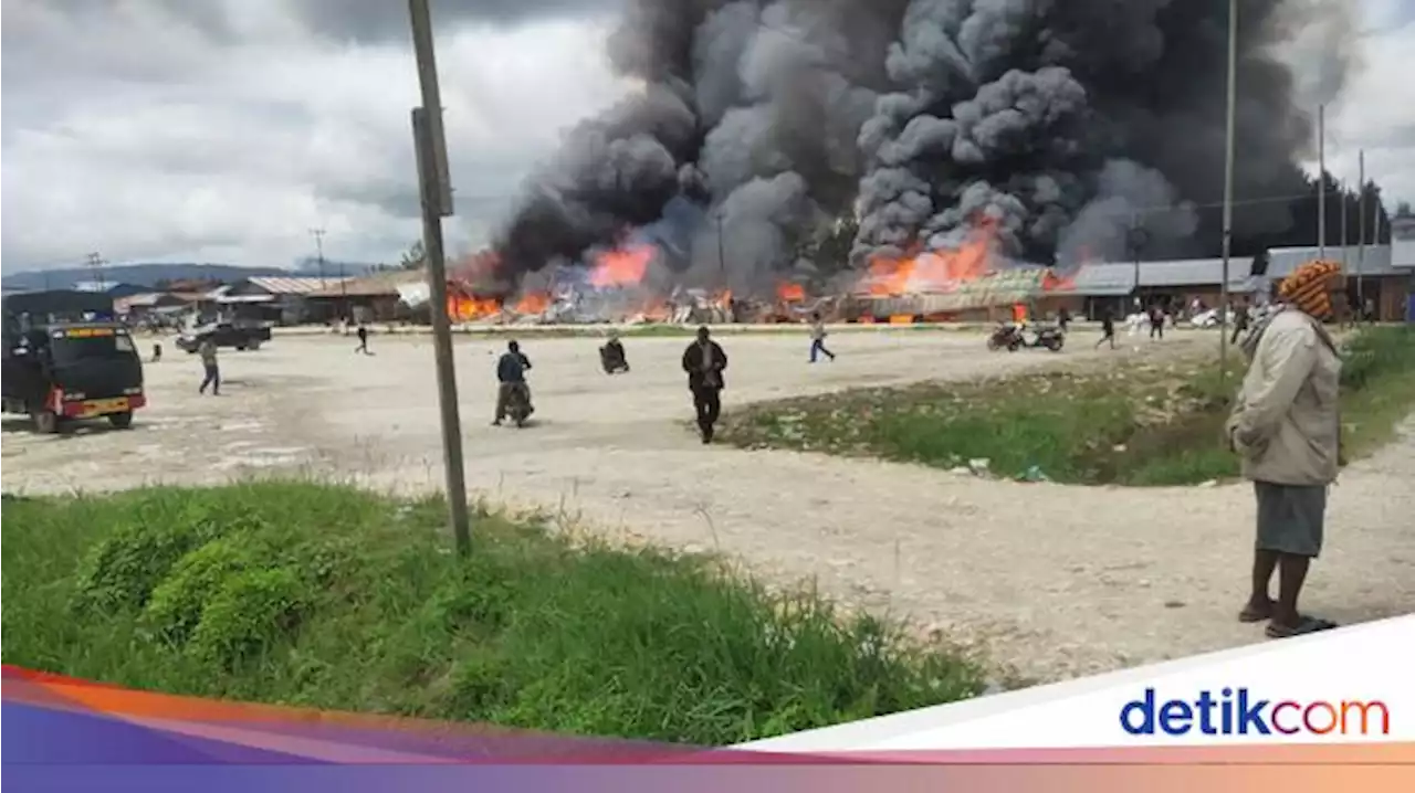 Gegara Baju Dagangan Bikin Gatal, Pasar di Deiyai Papua Tengah Dibakar