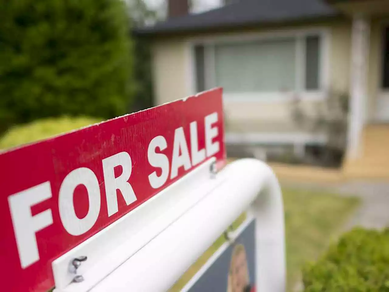 Aggregate home prices will end 2023 down slightly for the year, Royal LePage projects