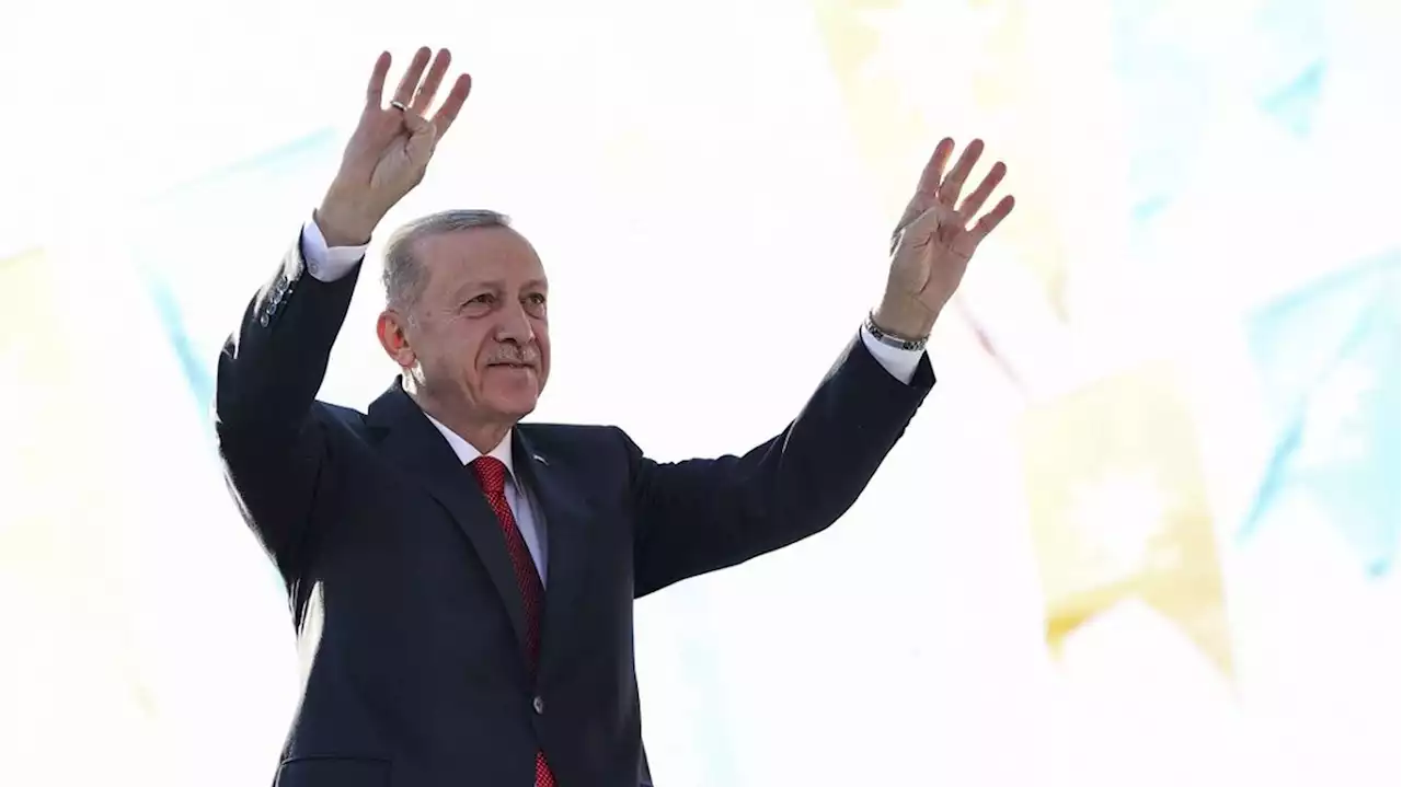 'Ils ne parlent que du foulard' : en Turquie, le voile de retour au cœur du débat politique avant les élections