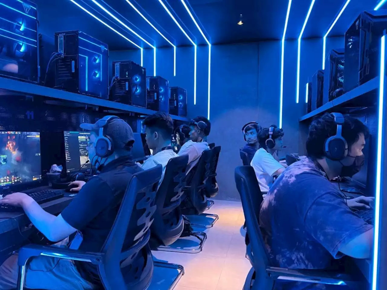 A GeForce RTX 30 series internet café opens in Cebu