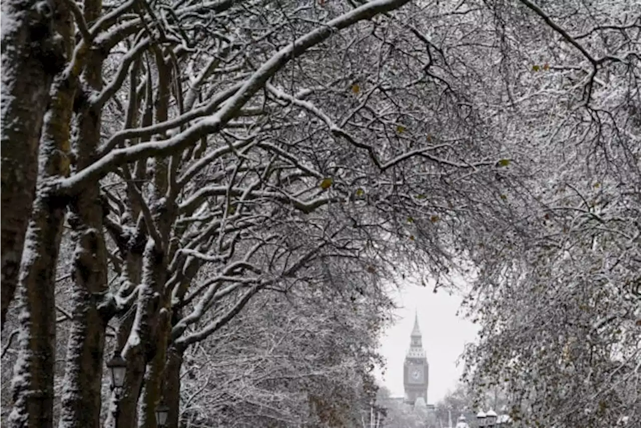 Heavy snow disrupts UK travel; three boys die after falling into lake